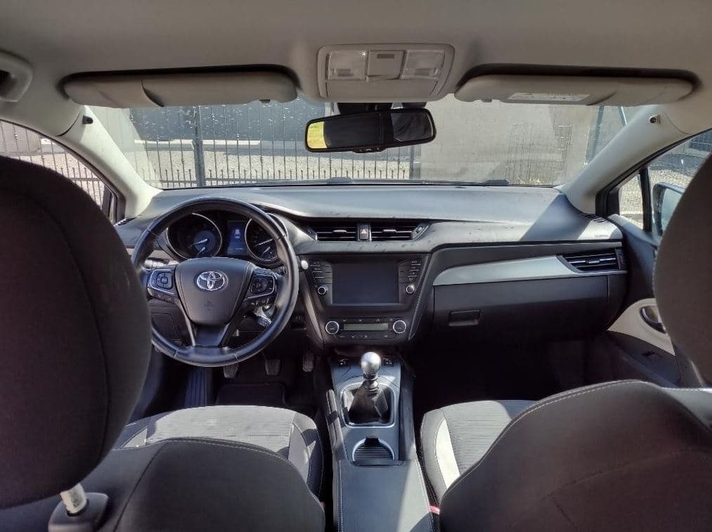 Toyota AVENSIS - 5