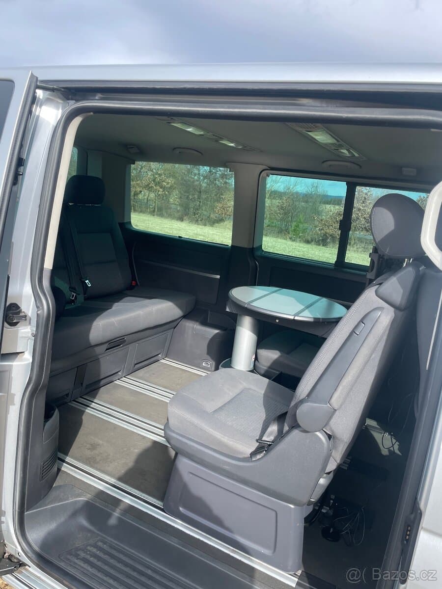 Volkswagen MULTIVAN - 5