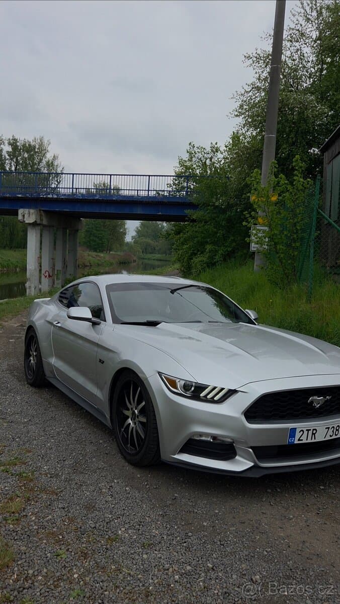 2017 Ford MUSTANG - 5