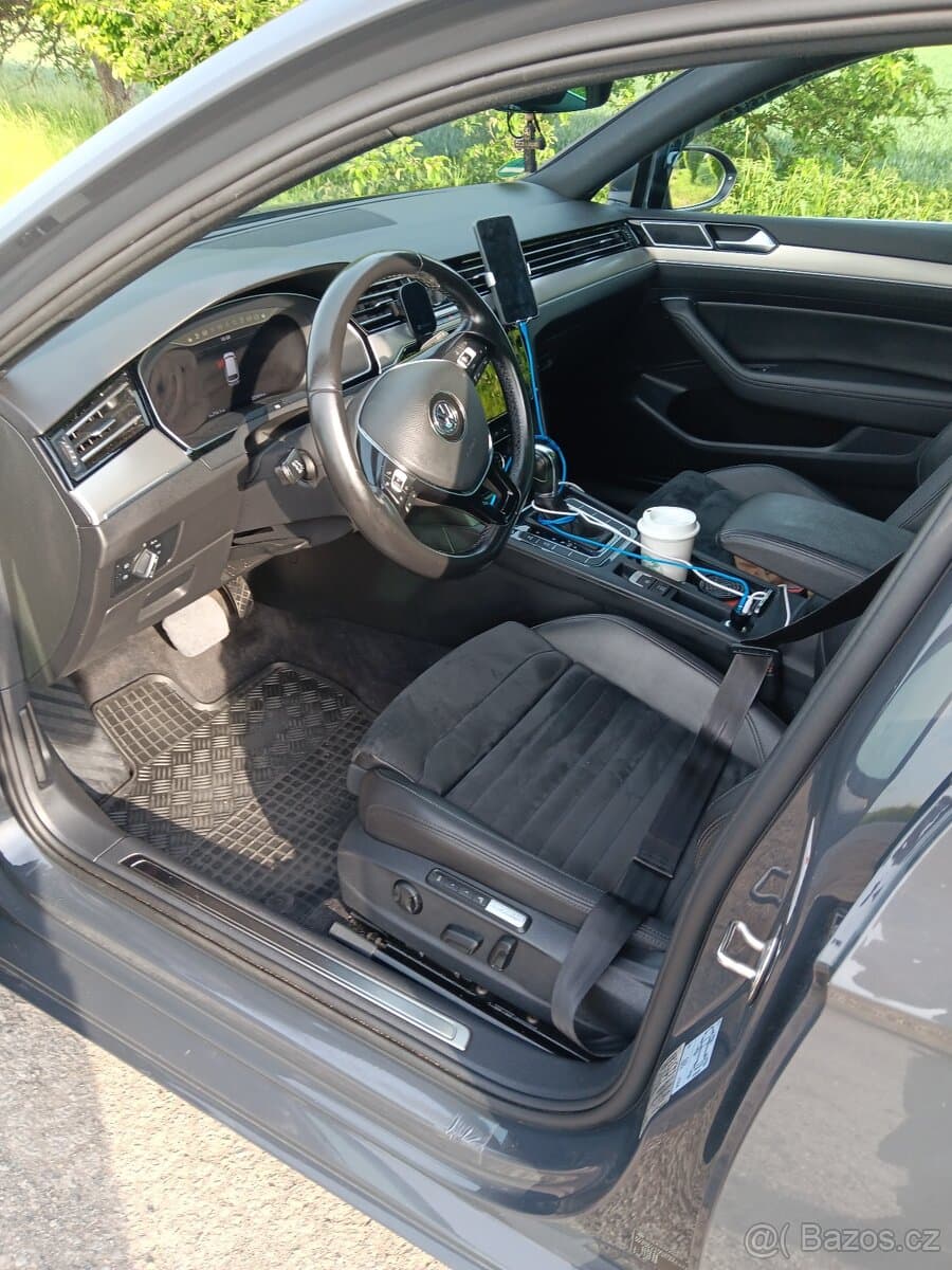 2019 Volkswagen PASSAT - 5