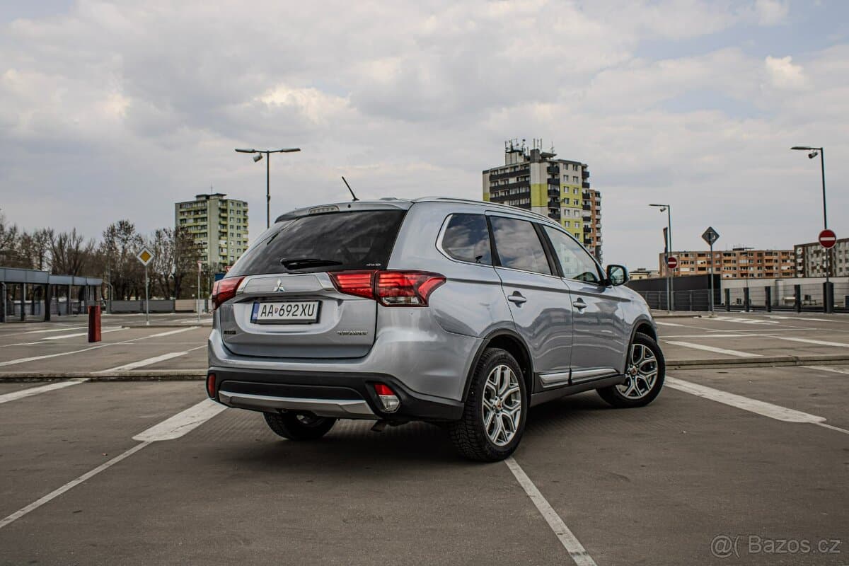 2016 Mitsubishi OUTLANDER - 5