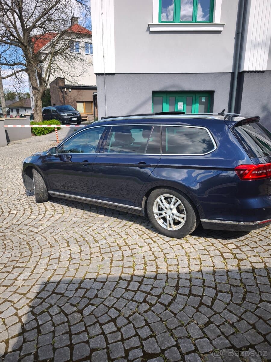 2015 Volkswagen PASSAT - 5