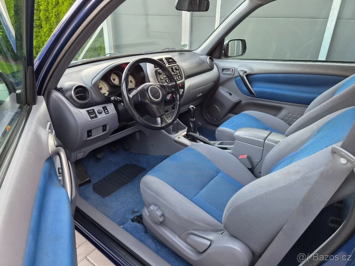 2003 Toyota RAV4 - 5