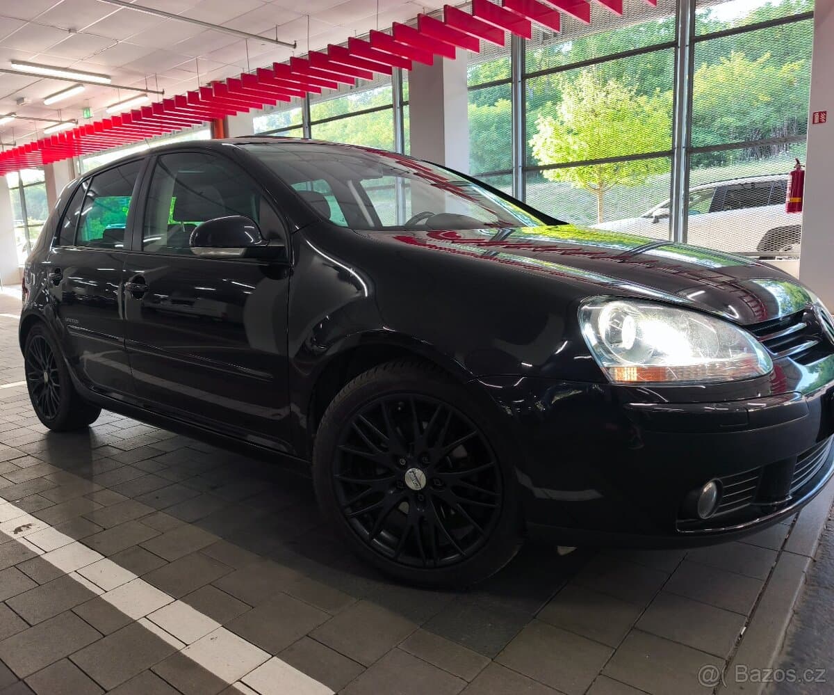 Volkswagen GOLF - 5