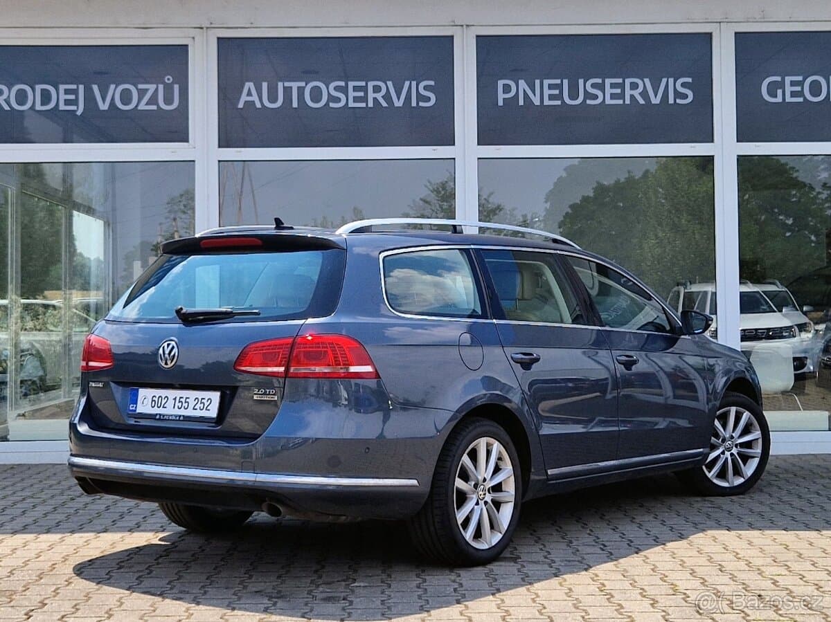 2012 Volkswagen PASSAT - 5