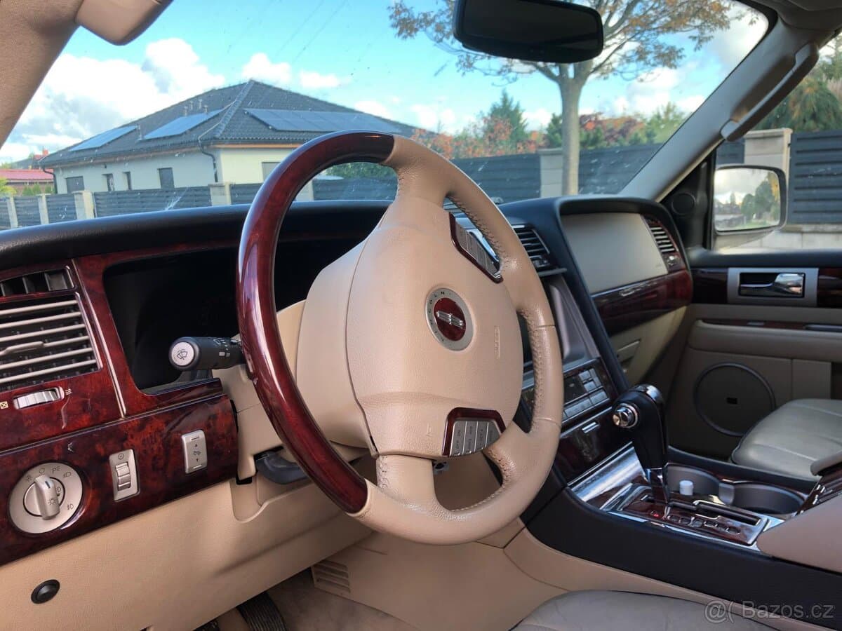 2005 Lincoln NAVIGATOR - 5