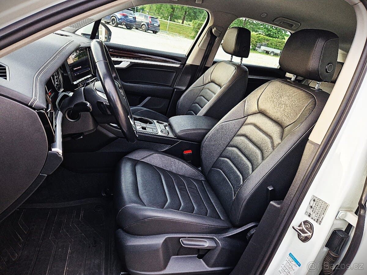 2019 Volkswagen TOUAREG - 5