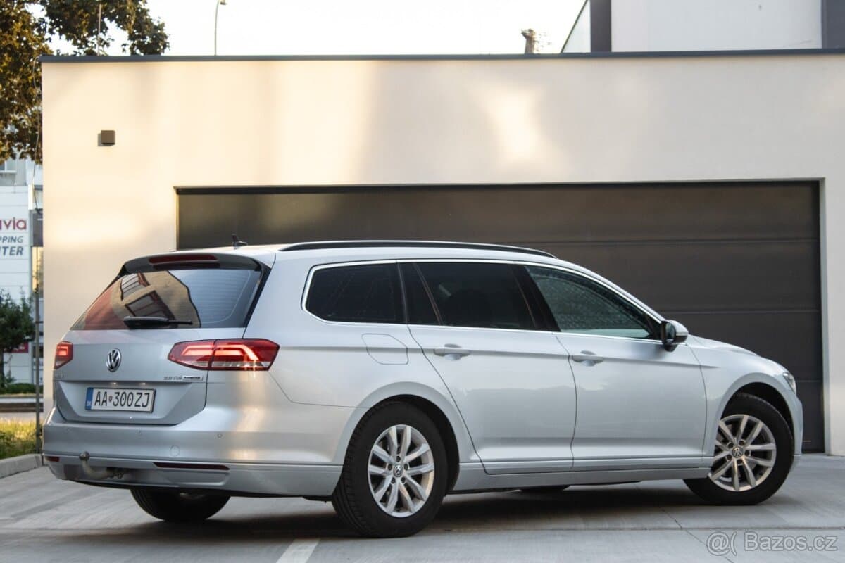 2017 Volkswagen PASSAT - 5