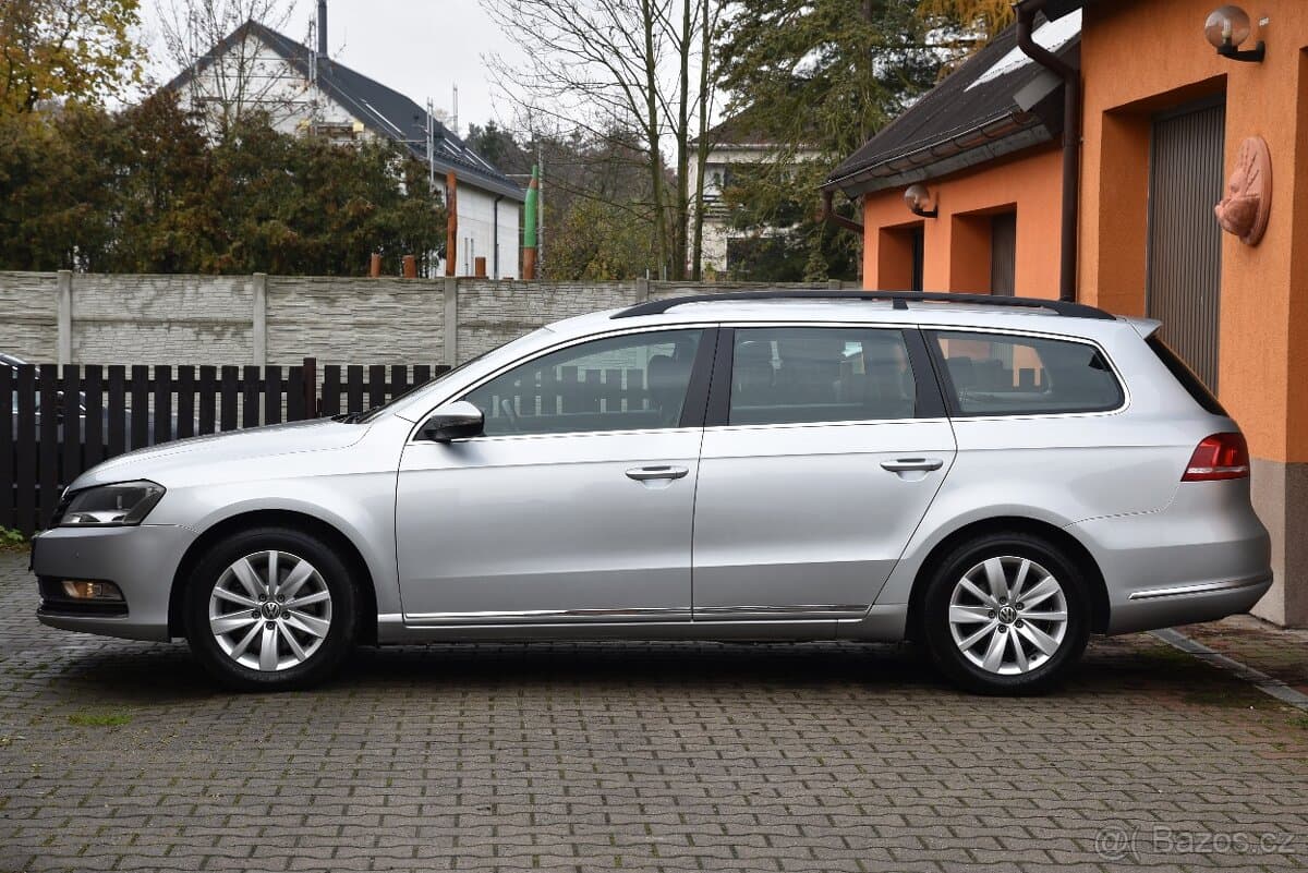2012 Volkswagen PASSAT - 5