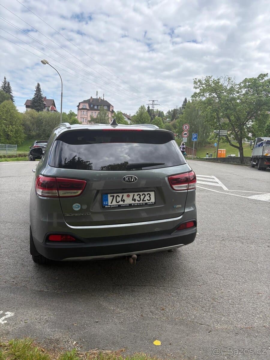 2016 Kia SORENTO - 5
