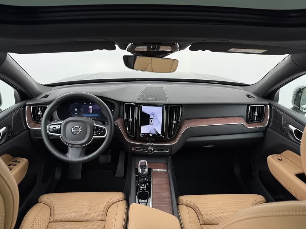 2025 Volvo XC60 - 5