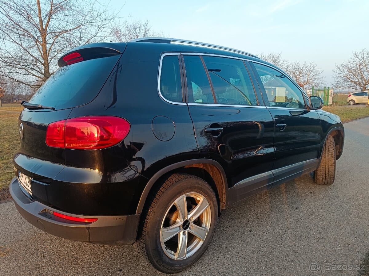 2011 Volkswagen TIGUAN - 5