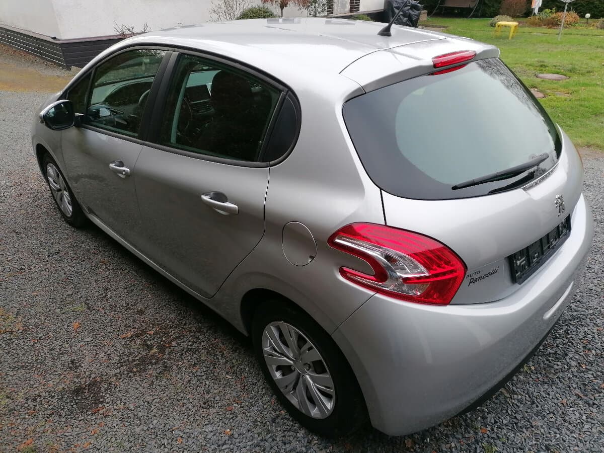 2013 Peugeot 208 - 5