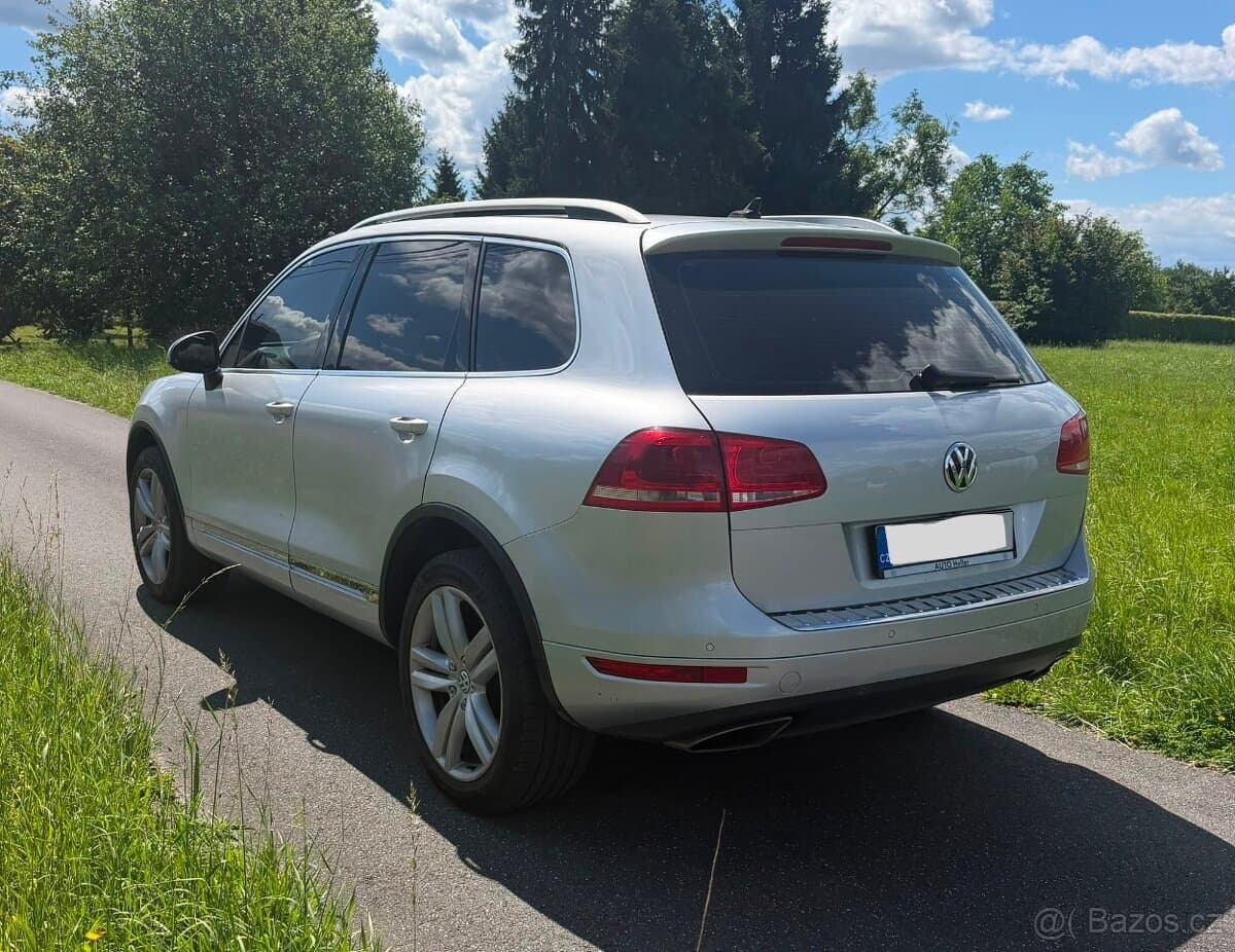 2011 Volkswagen TOUAREG - 5