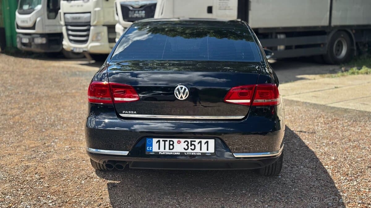 2011 Volkswagen PASSAT - 5