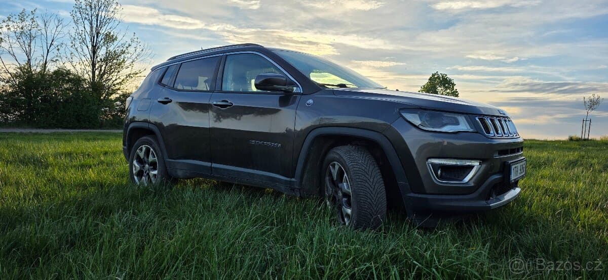 2017 Jeep COMPASS - 5