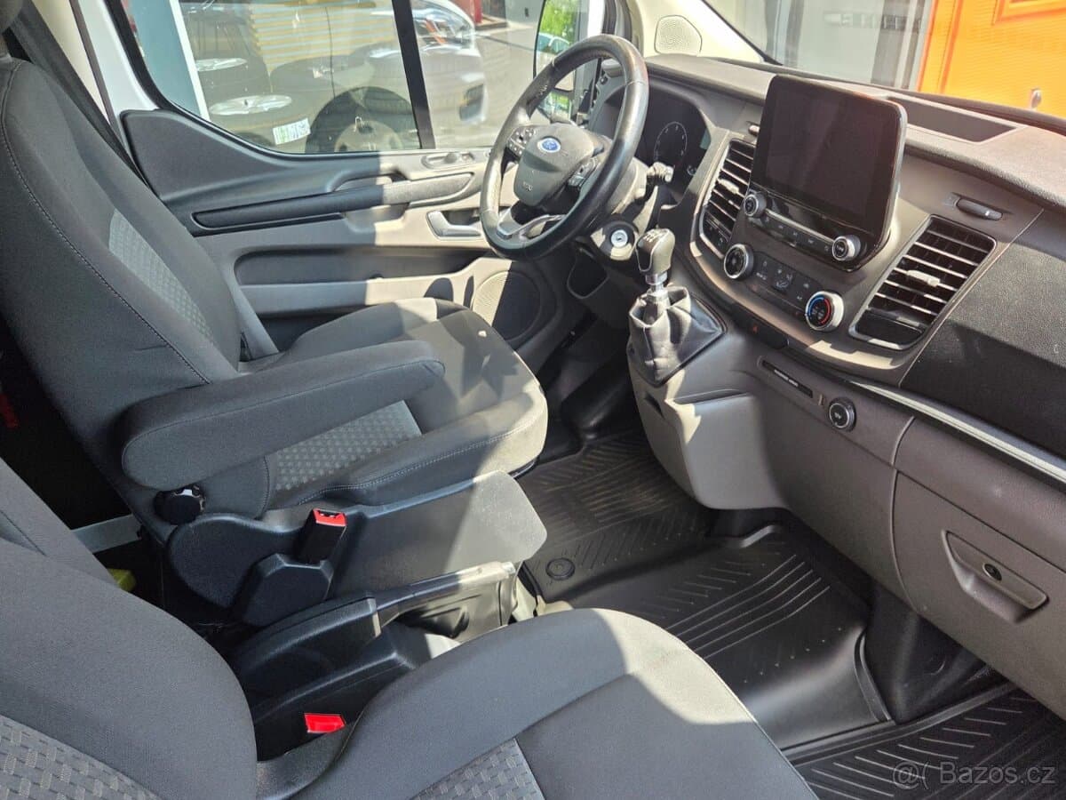 Ford TOURNEO - 5