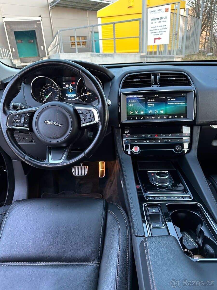 2019 Jaguar F-PACE - 5