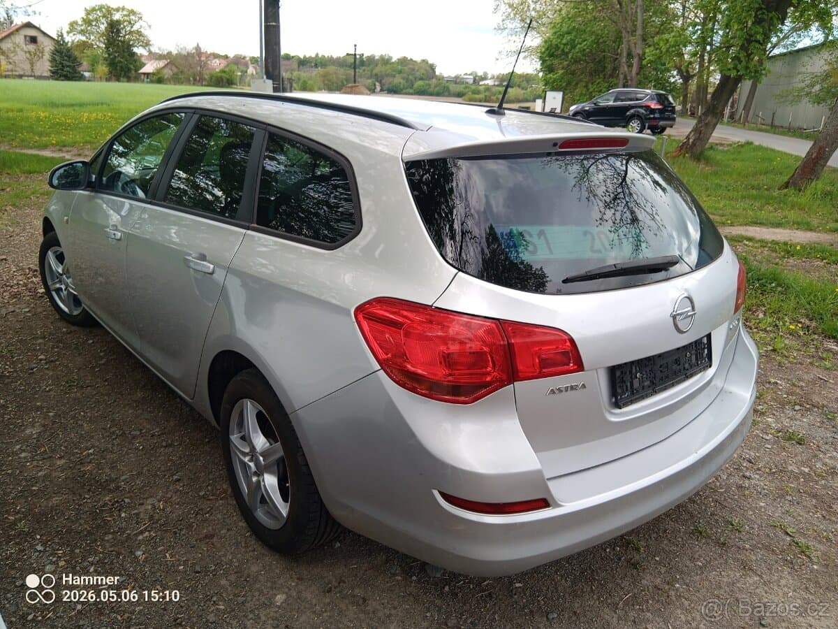 2011 Opel ASTRA - 5