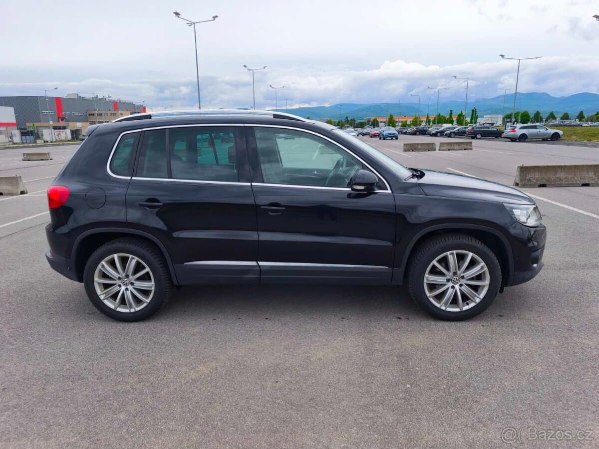 2012 Volkswagen TIGUAN - 5
