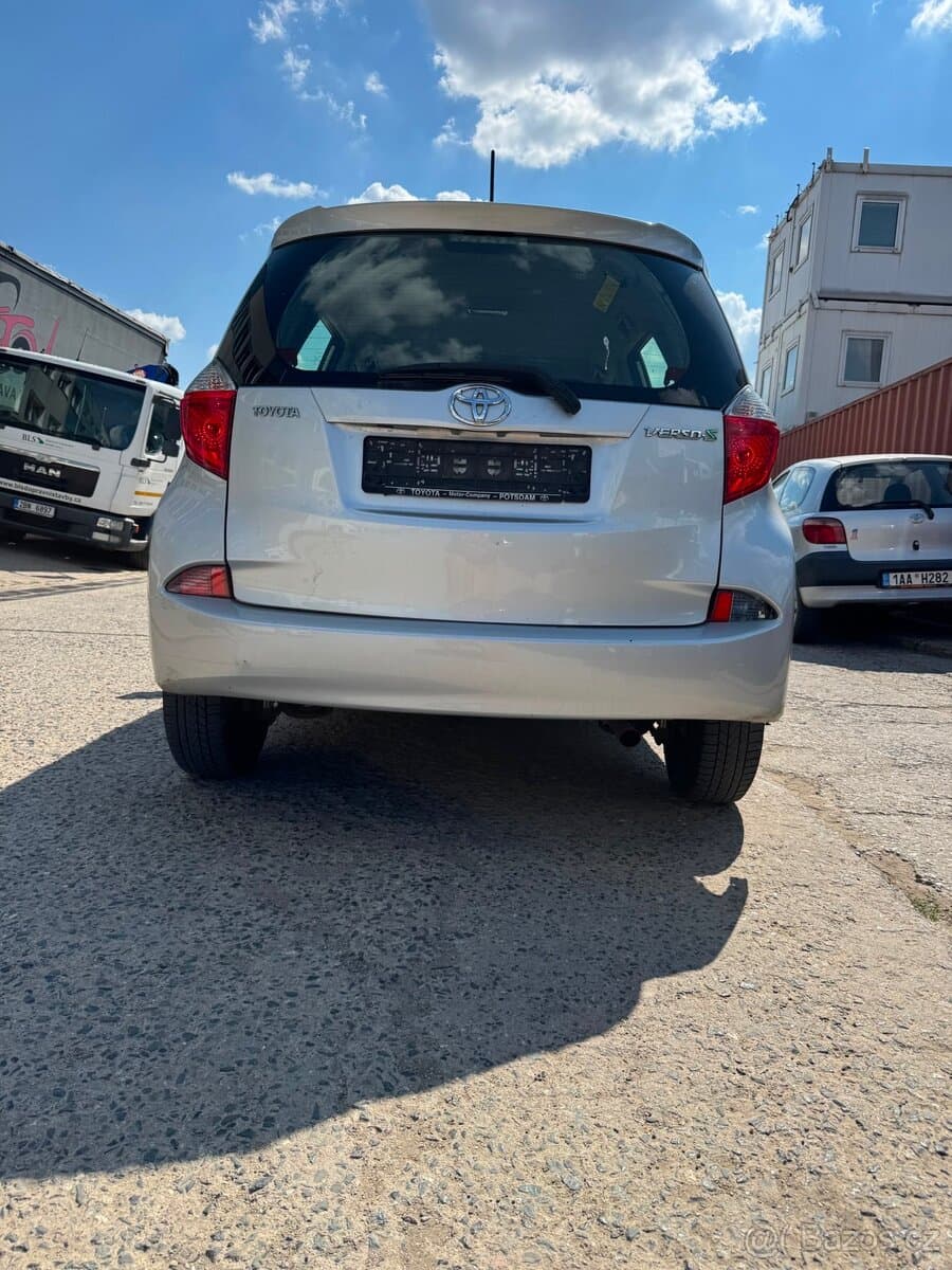 2011 Toyota VERSO - 5