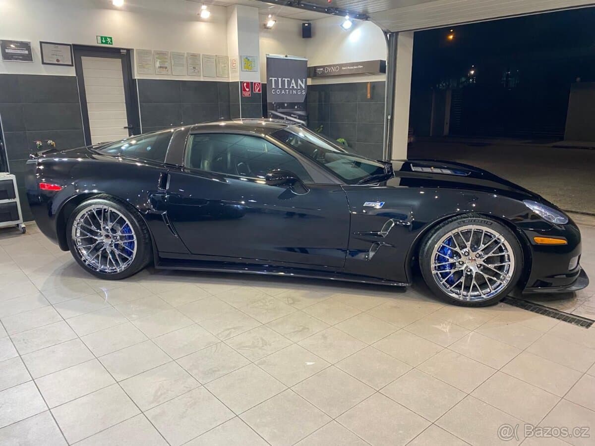 2010 Chevrolet CORVETTE - 5