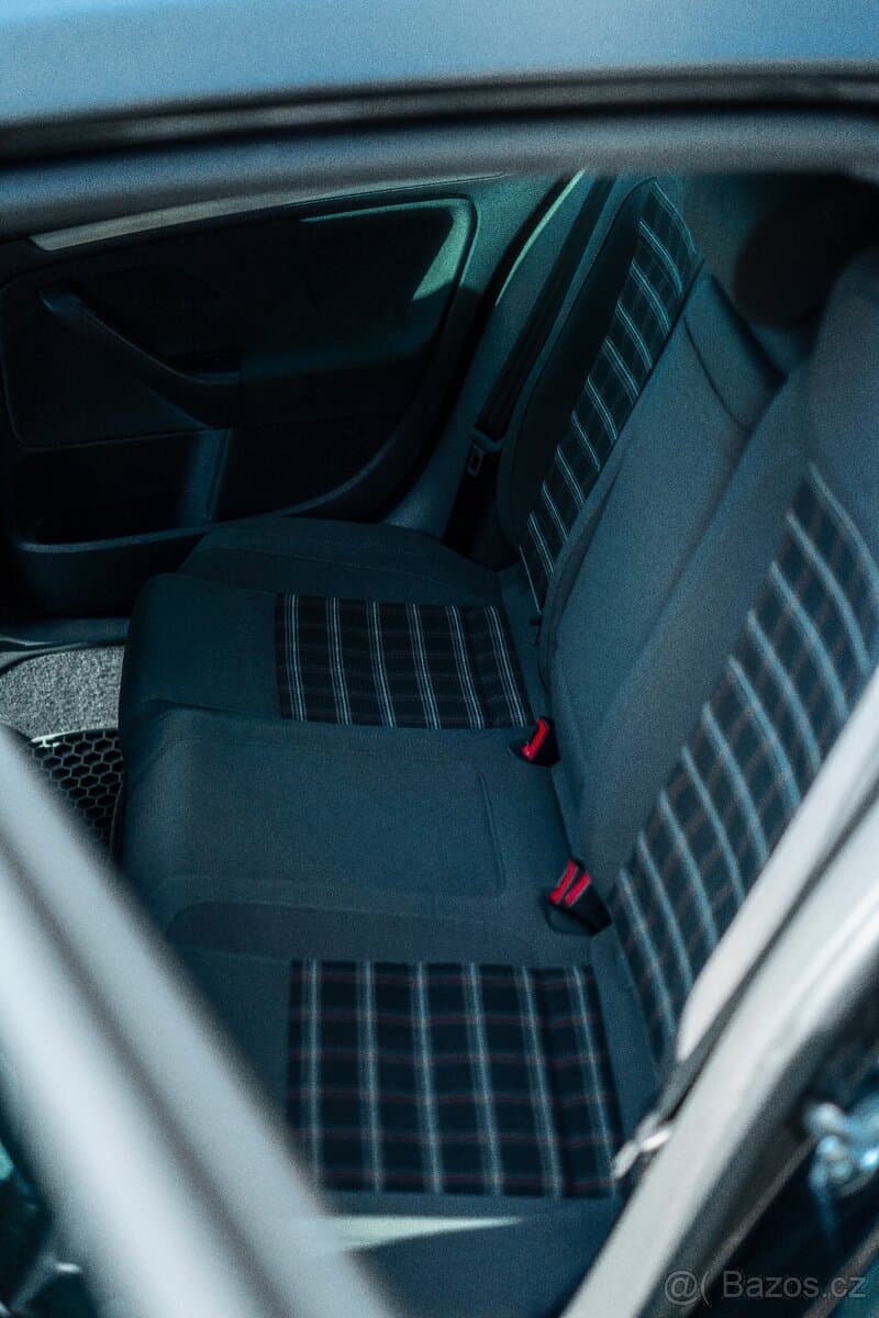 2005 Volkswagen GOLF - 5