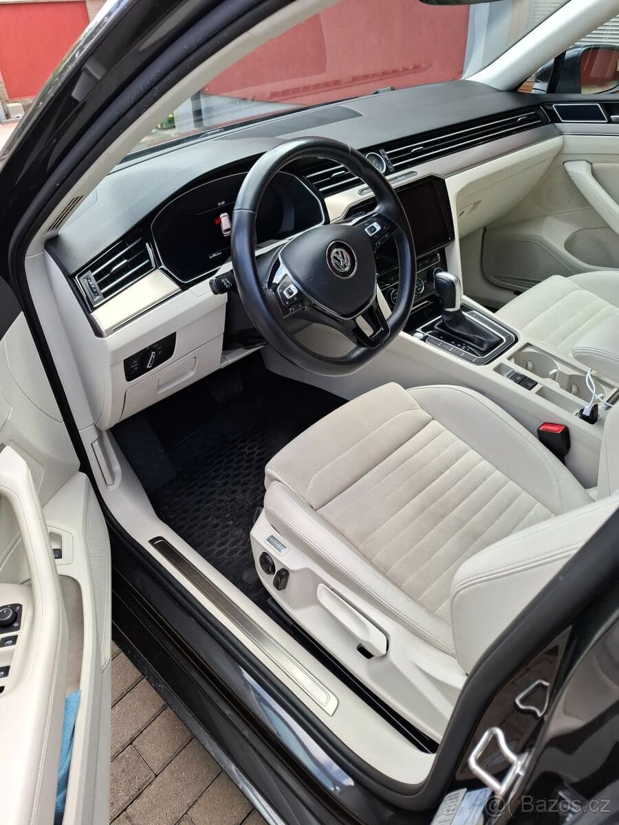 2018 Volkswagen PASSAT - 5