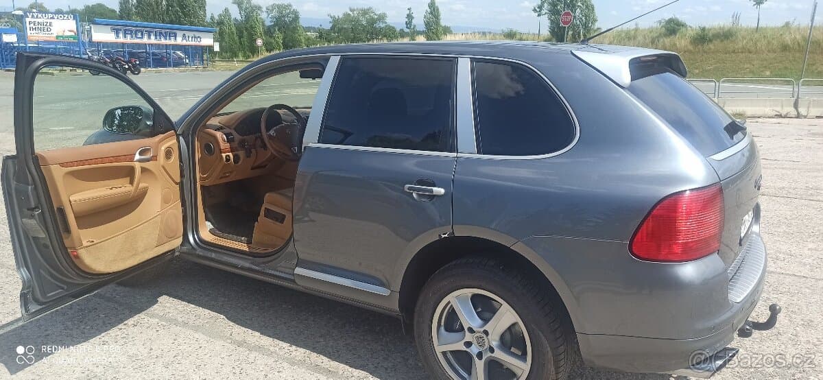 2004 Porsche CAYENNE - 5