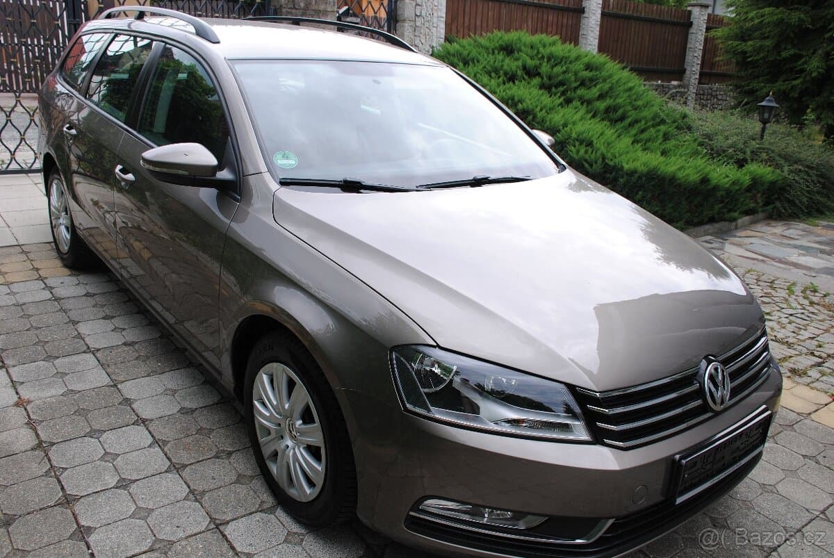 2011 Volkswagen PASSAT - 5