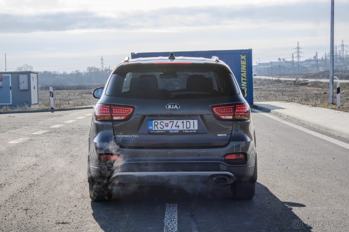 2018 Kia SORENTO - 5