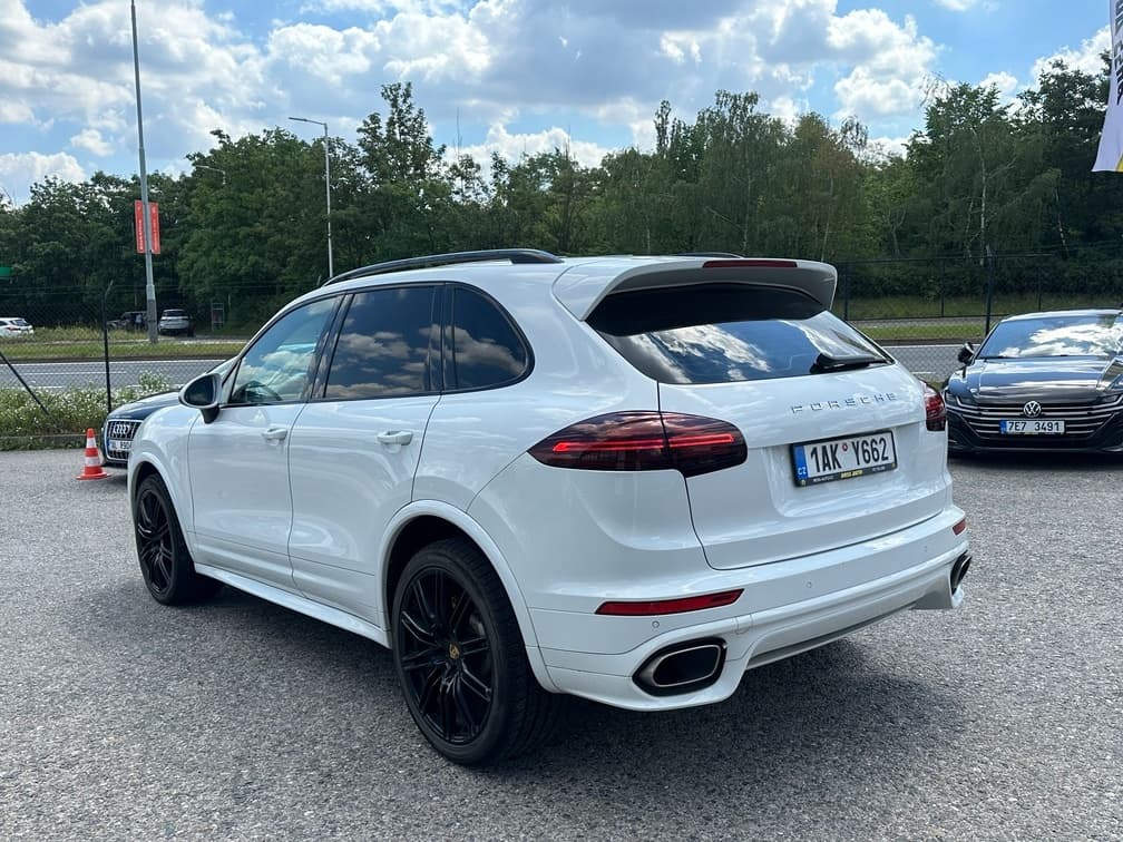2015 Porsche CAYENNE - 5