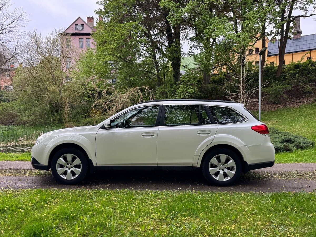 2011 Subaru OUTBACK - 5