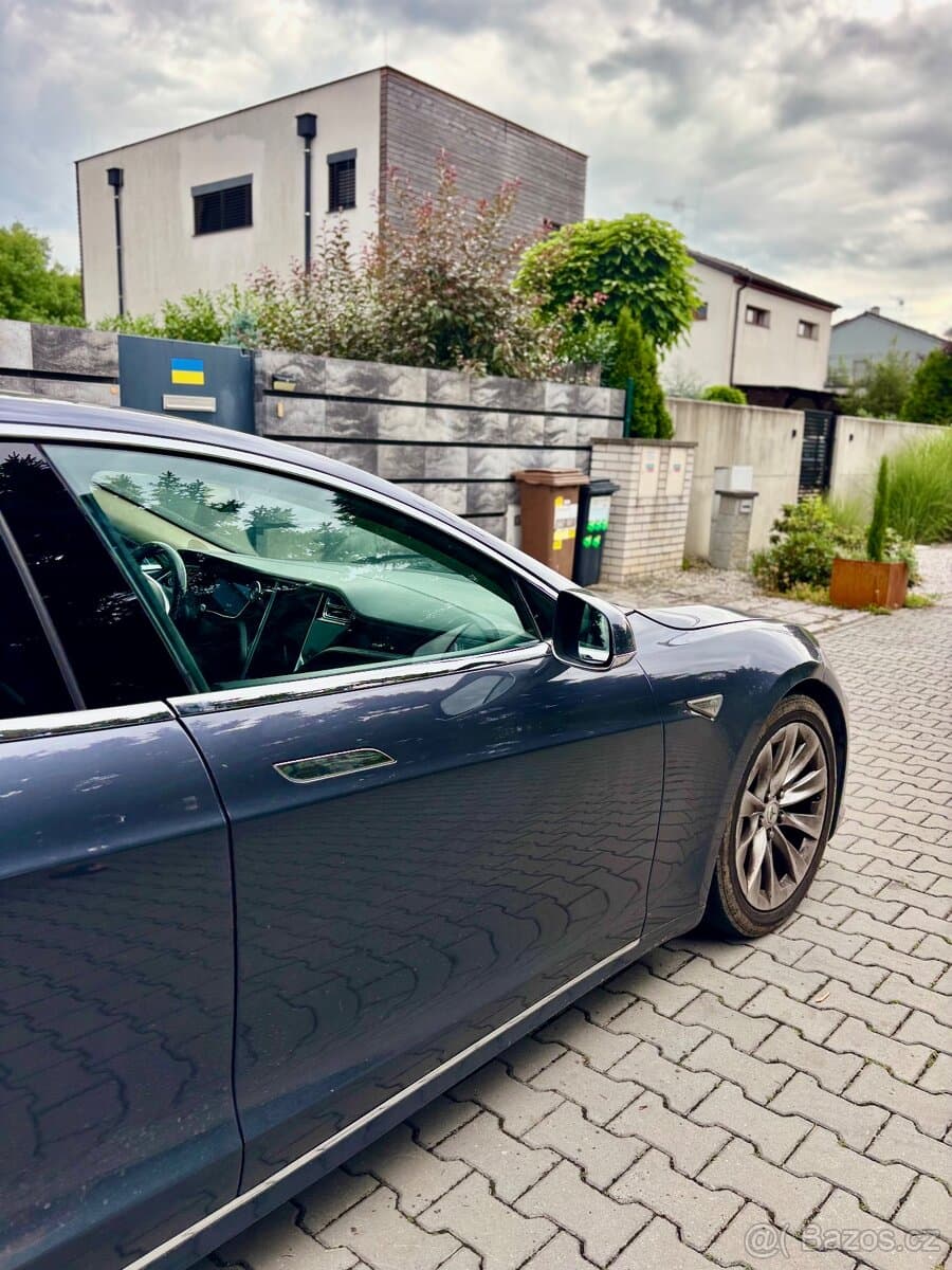 2016 Tesla MODEL S - 5