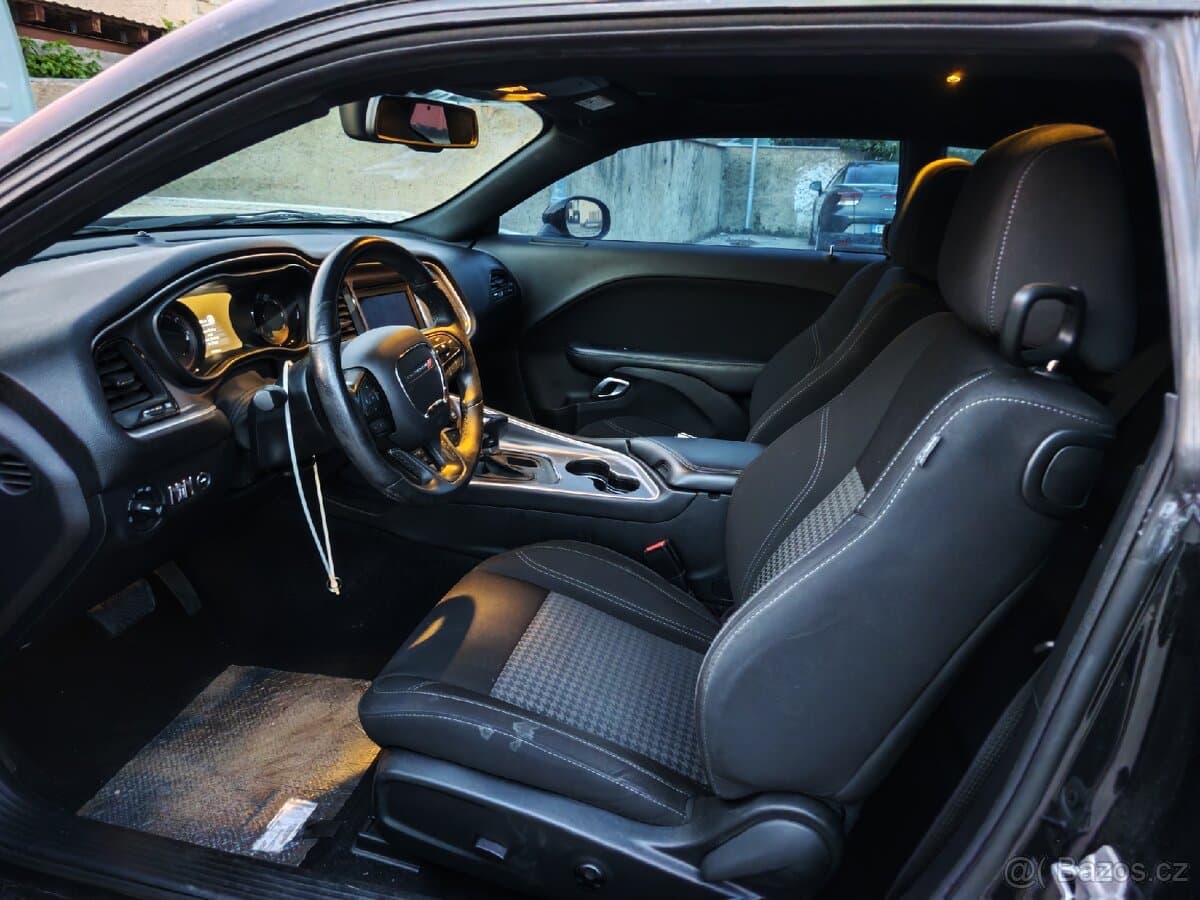 2020 Dodge CHALLENGER - 5