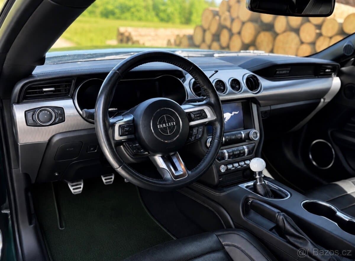 2019 Ford MUSTANG - 5