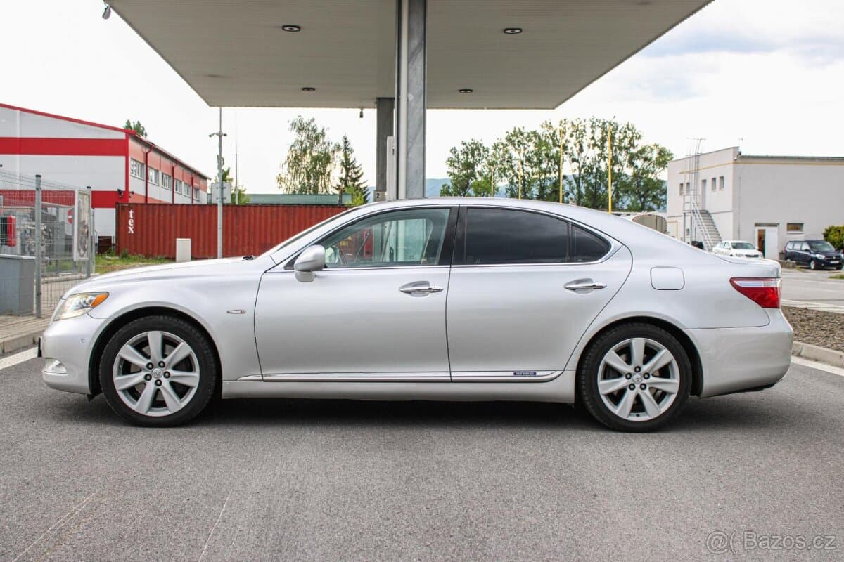 2010 Lexus LS - 5
