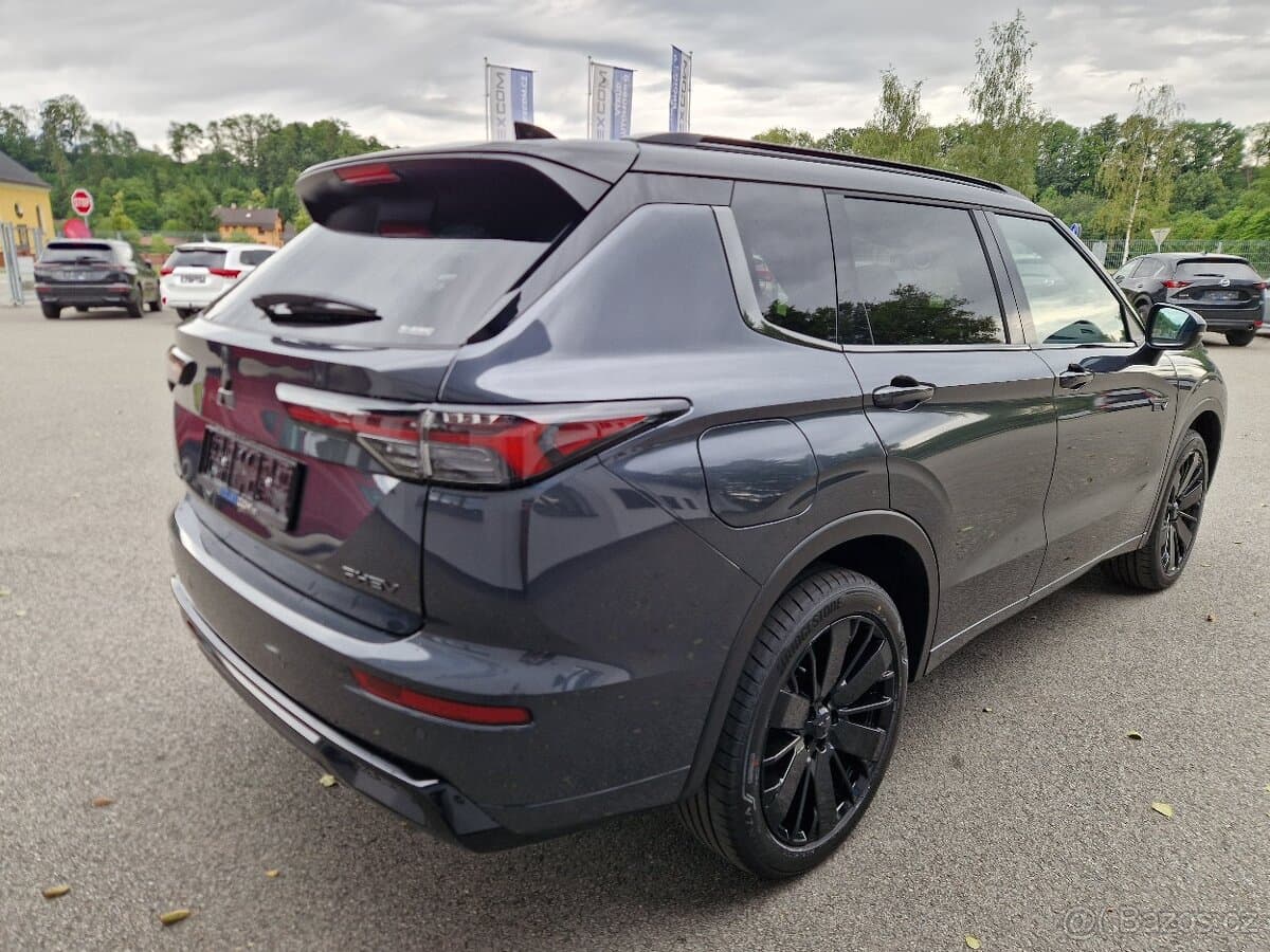 2026 Mitsubishi OUTLANDER - 5