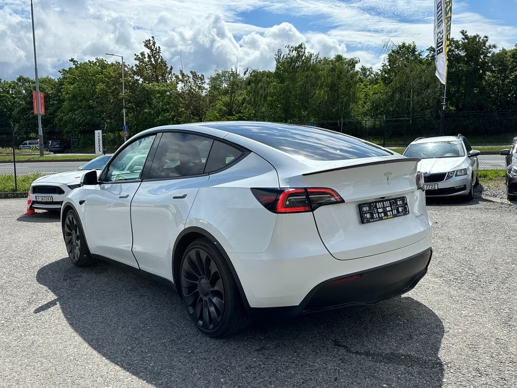 2023 Tesla MODEL Y - 5