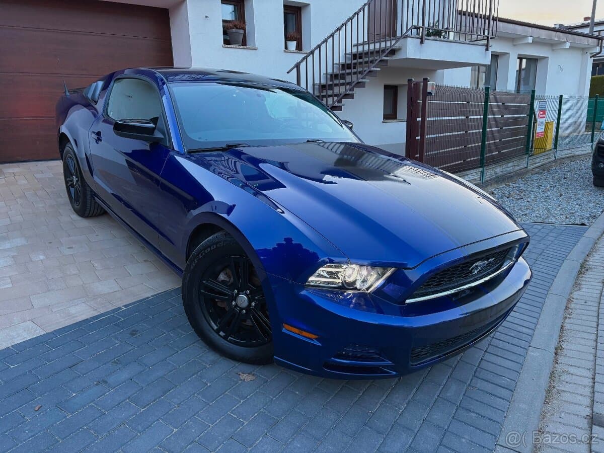 2013 Ford MUSTANG - 5