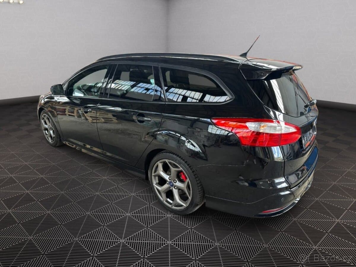 2013 Ford FOCUS - 5