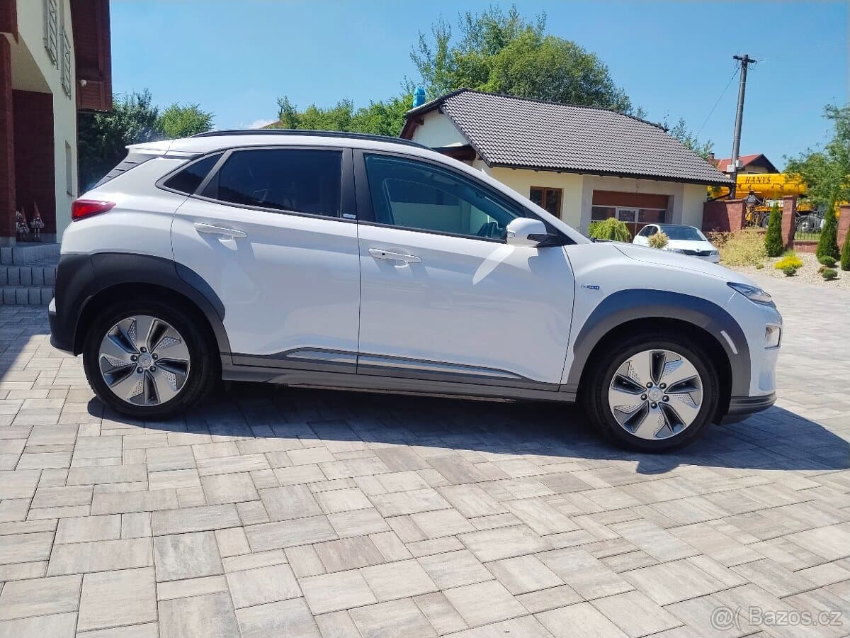 2021 Hyundai KONA - 5