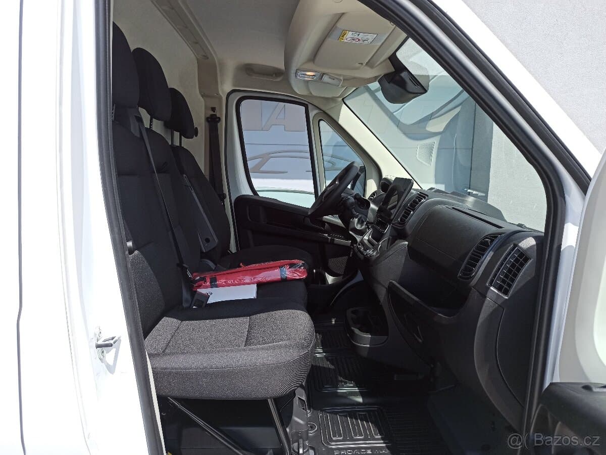 2025 Toyota PROACE - 5