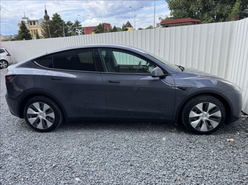 2023 Tesla MODEL Y - 5