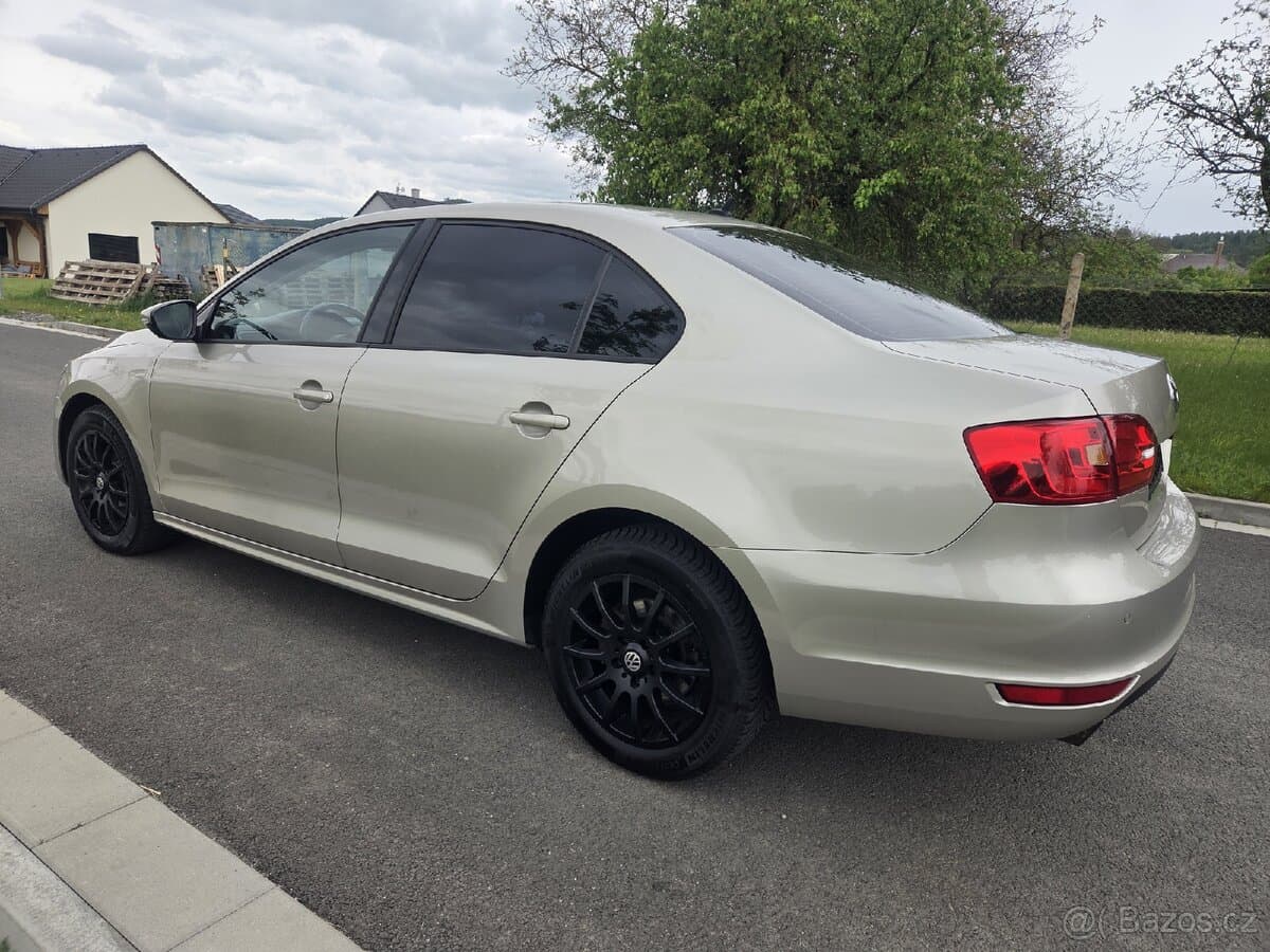 2012 Volkswagen JETTA - 5