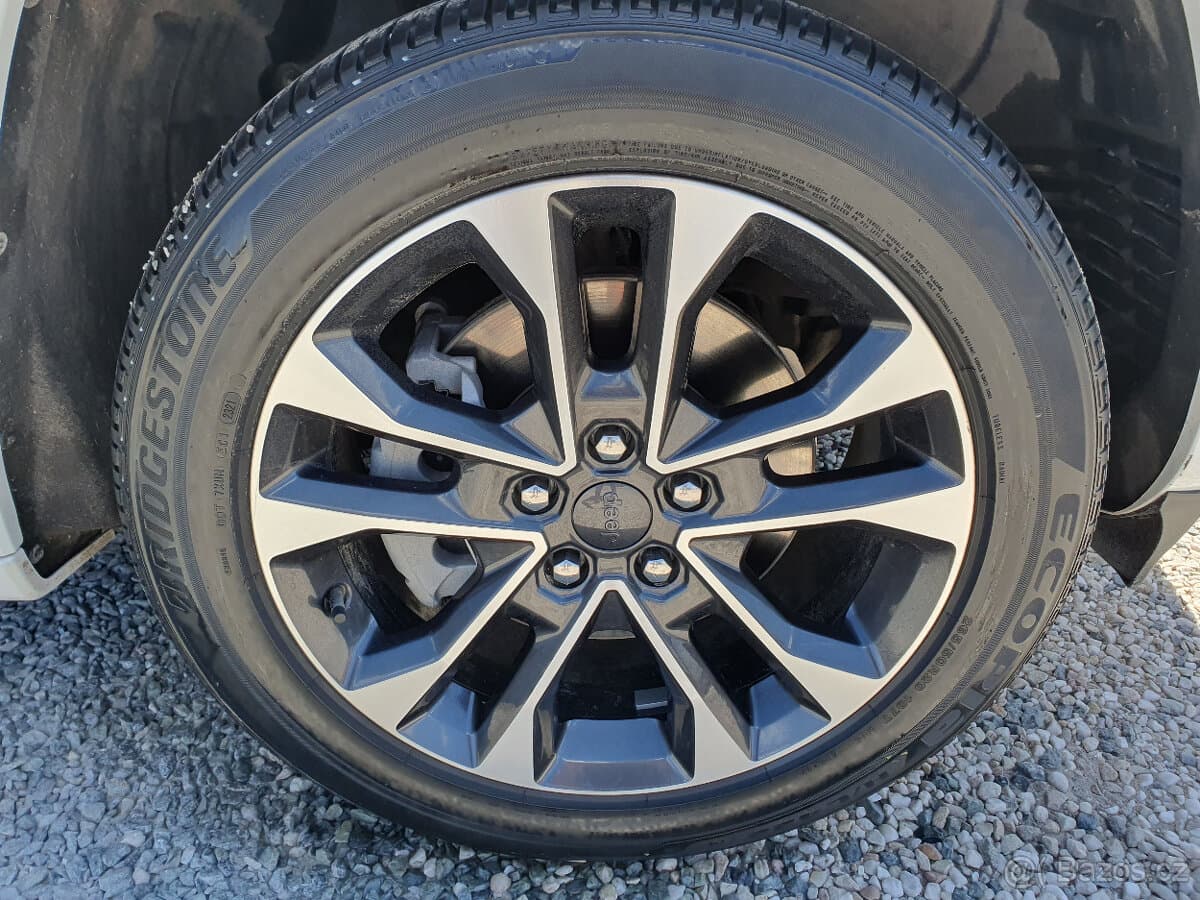 2022 Jeep CHEROKEE - 5