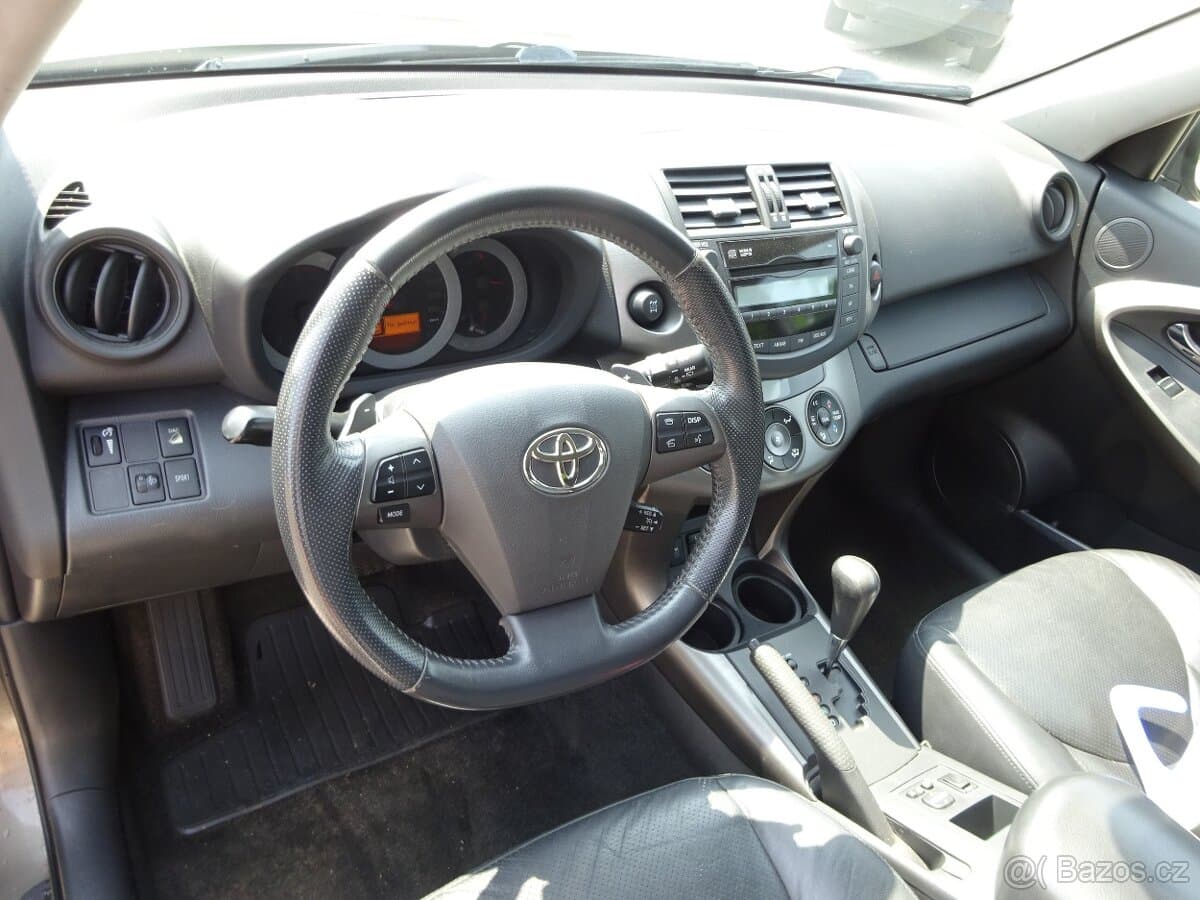 2011 Toyota RAV4 - 5