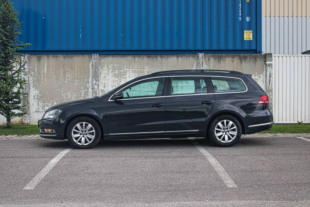 2012 Volkswagen PASSAT - 5