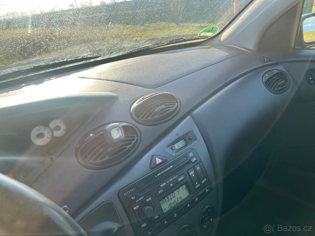 2003 Ford FOCUS - 5