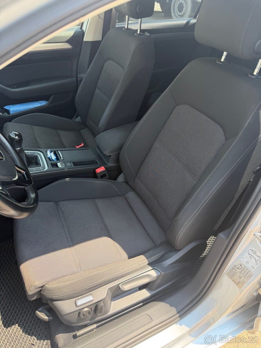 2015 Volkswagen PASSAT - 5